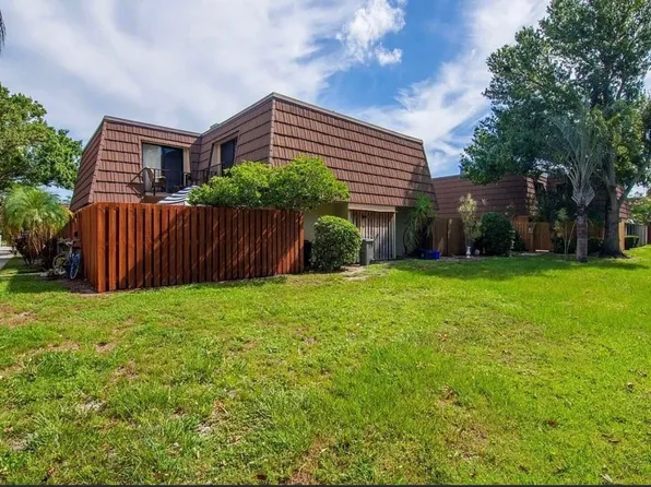 1166 6th Ave APT 8D, Vero Beach, FL 32960