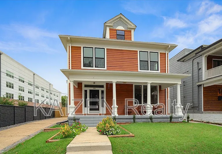 156 N Tucker St — Photo 2