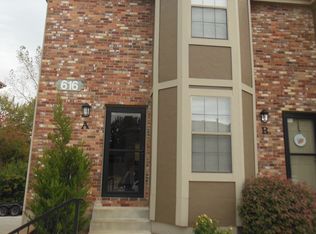 616 NE English Manor Dr APT A, Lees Summit, MO 64086