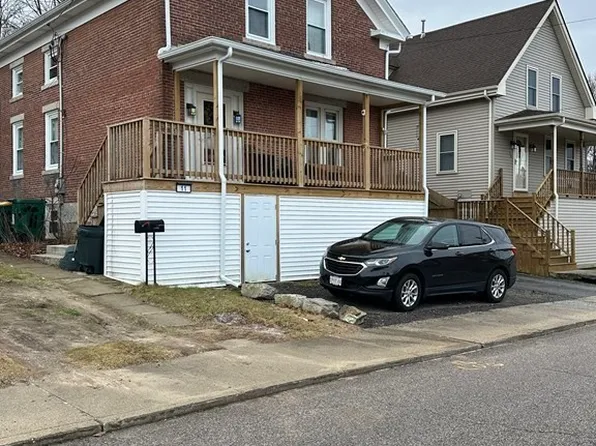 11 County St, Blackstone, MA 01504