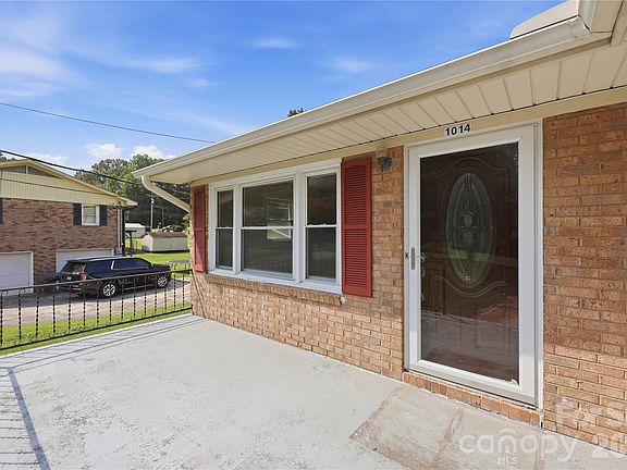 3rd image of 1014 Hoke St