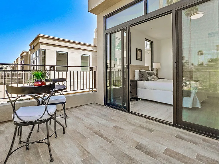 Residences at Village Walk — Photo 60