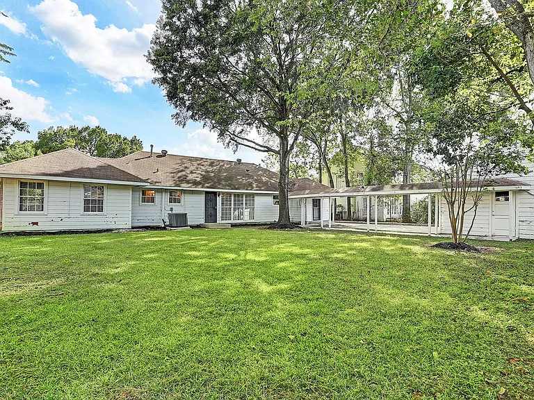 3709 Parkwood Dr — Photo 13