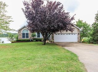 109 W Lakeview Dr, De Soto, MO 63020