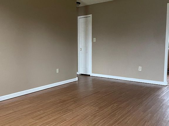 5th image of 466 W Main St #2