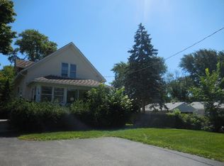 119 S Lake St, Mundelein, IL