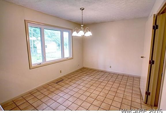 4th image of 3325 Peachtree Pl