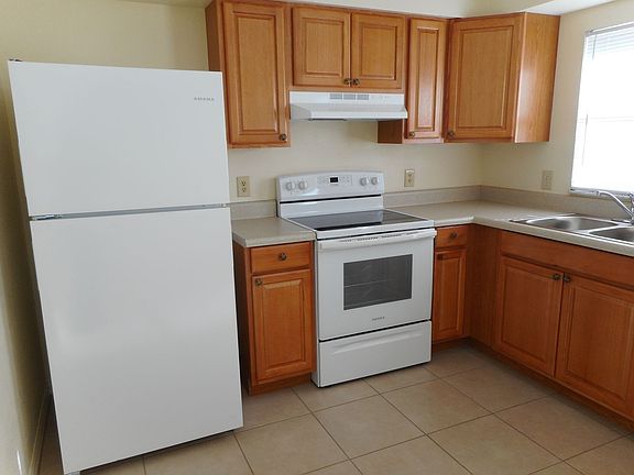 5th image of 914 NW 59th Ave