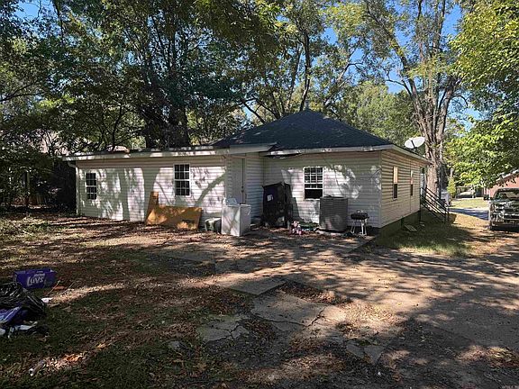 2nd image of 1405 W Washington Ave