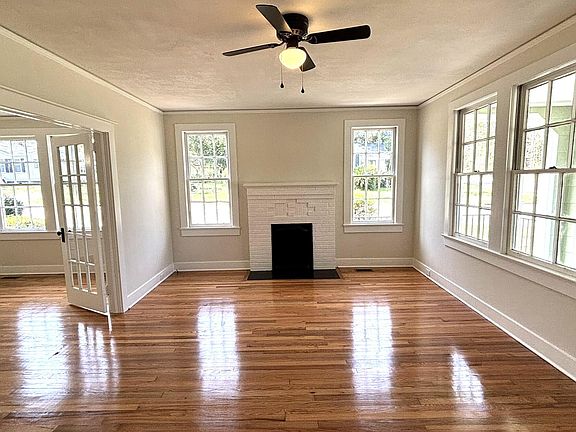 5th image of 1697 Broughton St