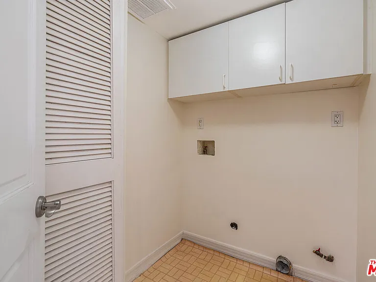 1645 Malcolm Ave #302 — Photo 33