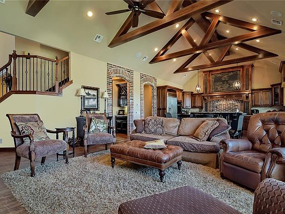 2nd image of 4141 Caerleon Cir
