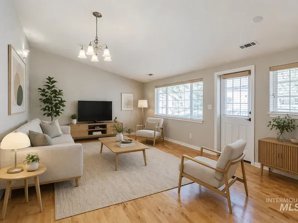 225 W Village Ln, Boise, ID 83702