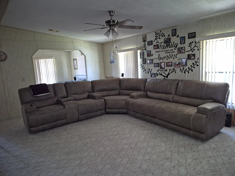 904 Redbud Rd — Photo 1