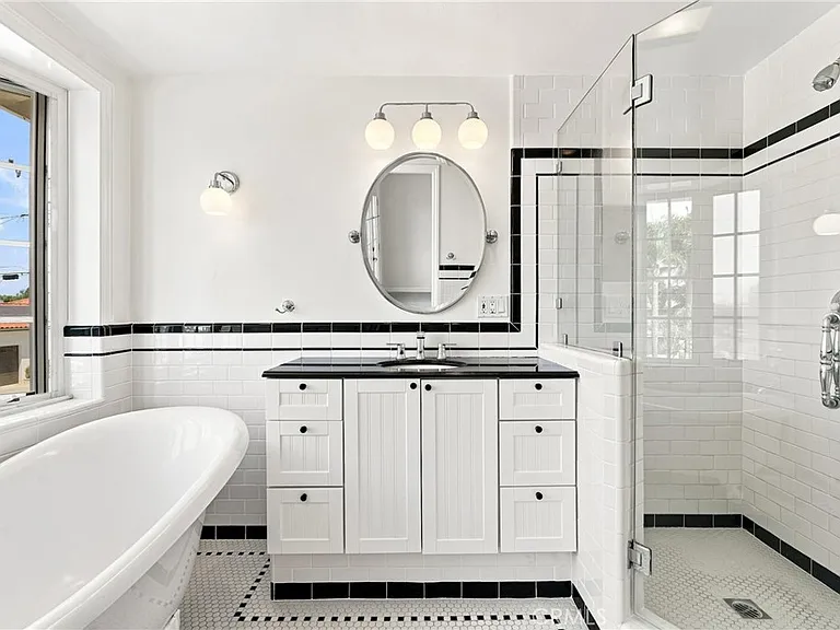 1408 Harkness St — Photo 36