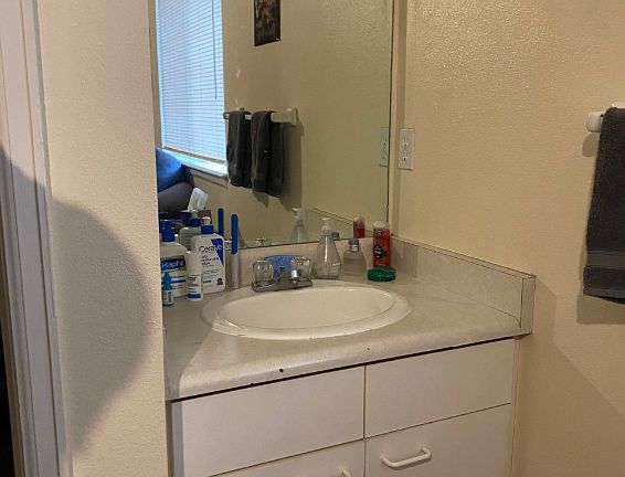 4th image of 730 Marine St APT A