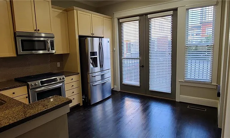 4742 Cypress Cmns — Photo 4