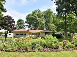 57 Edgewood Dr, Grafton, OH 44044