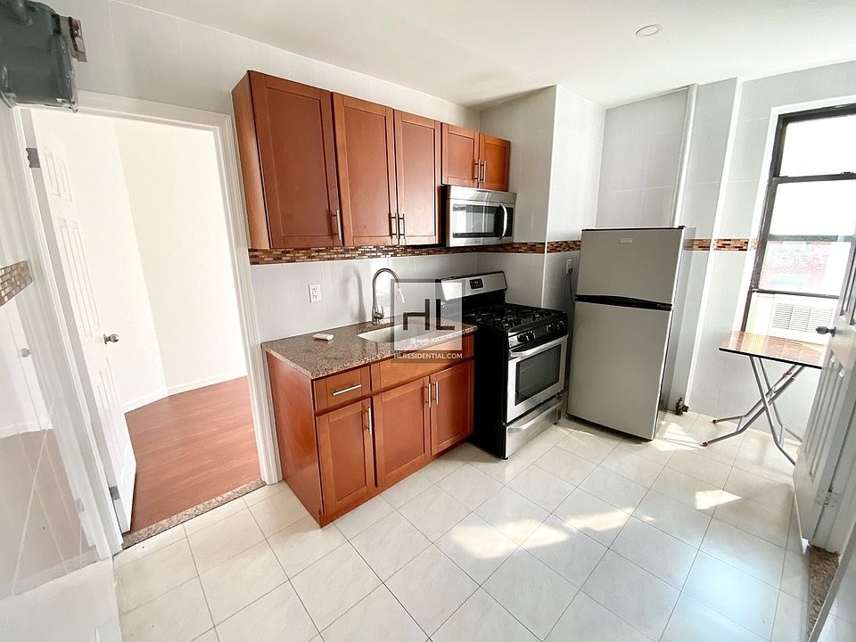 1st image of 129 Mott St #24