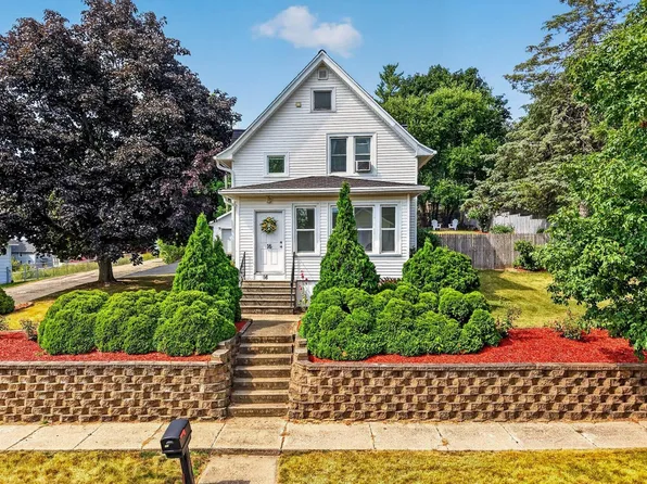 16 Legreid St, Deerfield, WI 53531