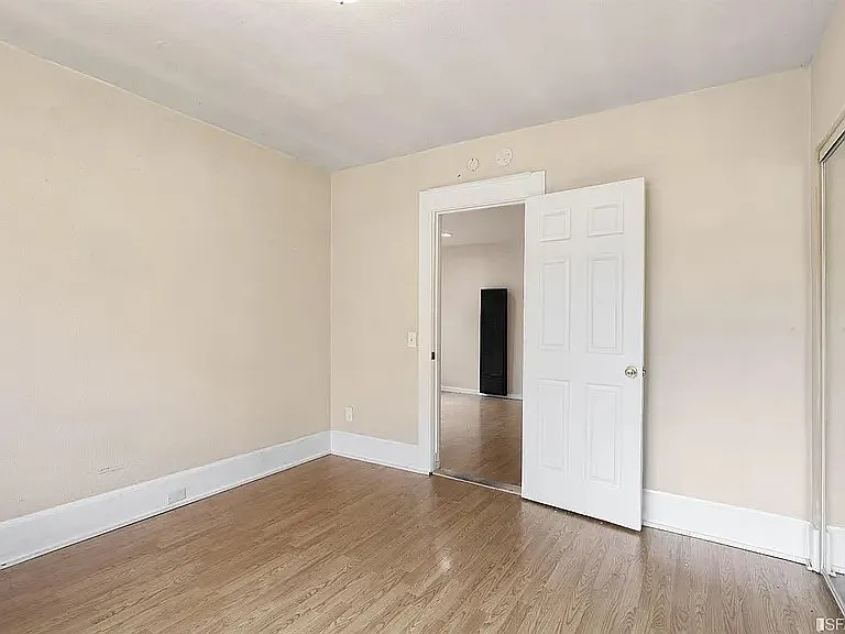 568 Alhambra St — Photo 9