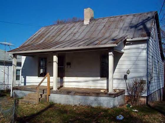 1st image of 202 Askin St