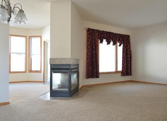 5th image of 751 Briarwood Dr
