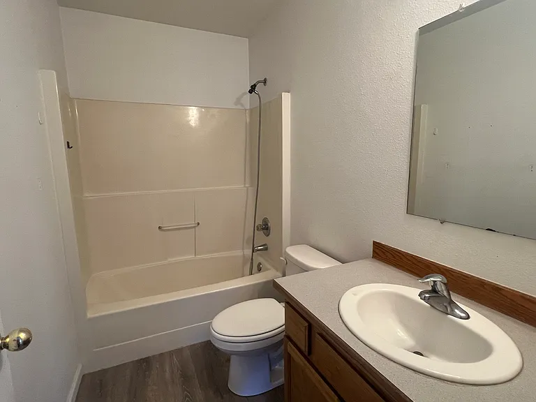 2211 N Airport Rd #4 — Photo 7