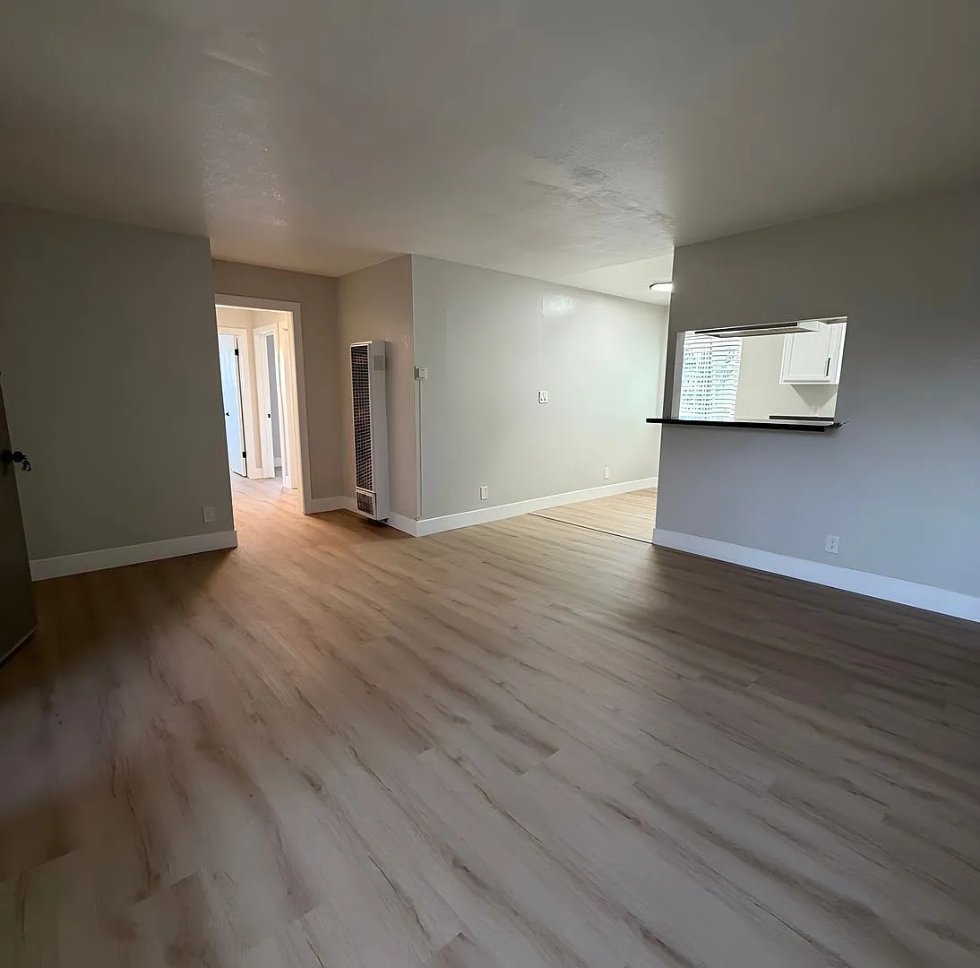 3 bed, 1.0 bath, $2,750 — Photo 4