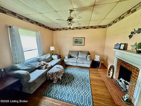 5th image of 327 E Main St