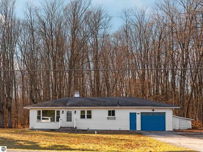 8684 S 45th Rd, Cadillac, MI, 49601