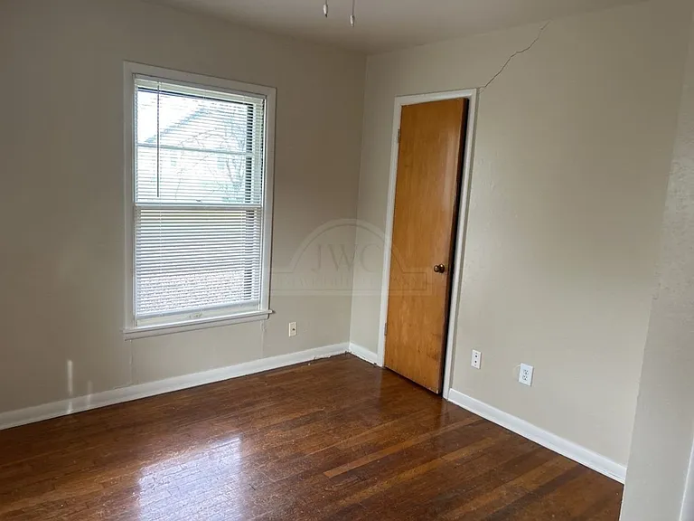 408 Allen St — Photo 22