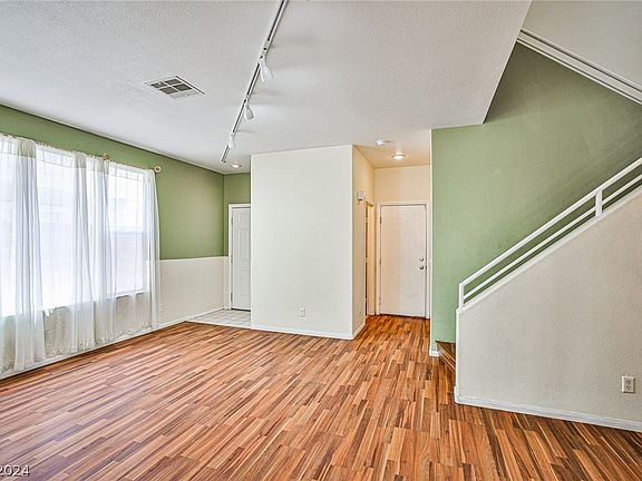 5th image of 1113 Storke Ln