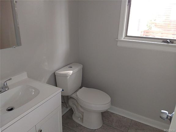 4th image of 1410 Landis Dr