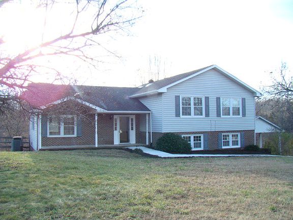 3rd image of 1165 Salishan Dr