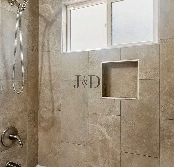 1430 Dubuque St — Photo 14