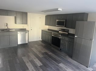 114 Park St APT 4, Springfield, VT 05156