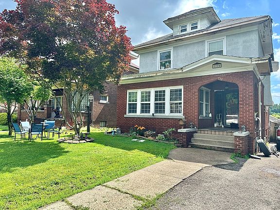 2nd image of 2224 Waller St