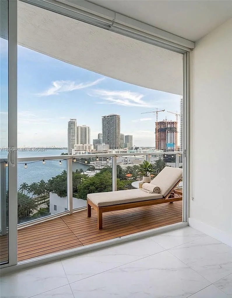 23 Biscayne Bay Condo — Photo 2