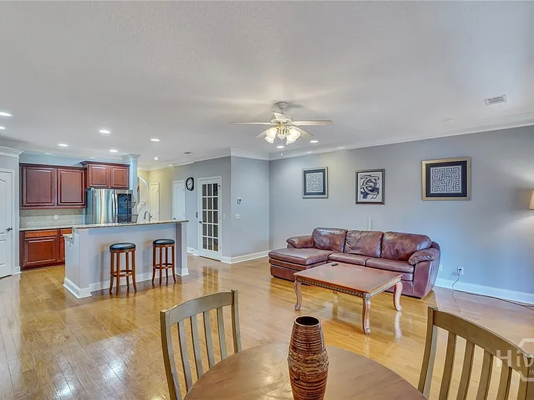 124 Ventura Pl — Photo 19