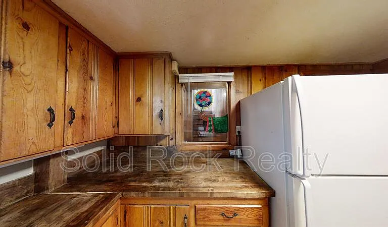 1520 E Pikes Peak Ave #B — Photo 4