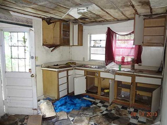 5th image of 5907 N 15th St