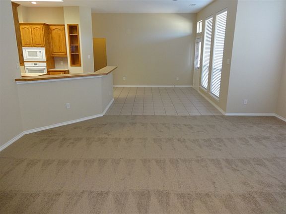 4th image of 2817 White Rock Dr