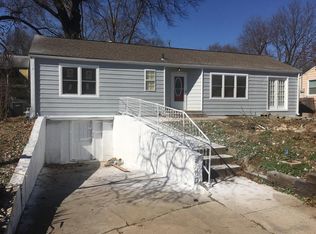 512 S Ralston St, Sugar Creek, MO 64054