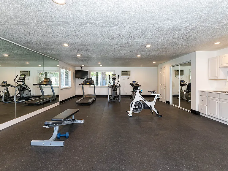 Arlo on 10th | Fitness Center