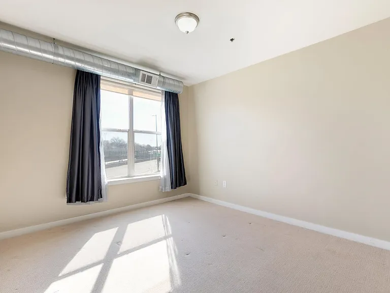1313 S Clarkson St #202 — Photo 16