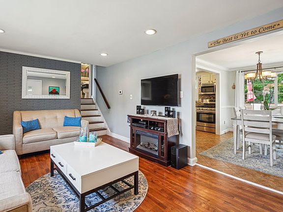 4th image of 27 Edgewood Ave
