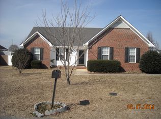 3430 Winesap Rd, Hope Mills, NC 28348