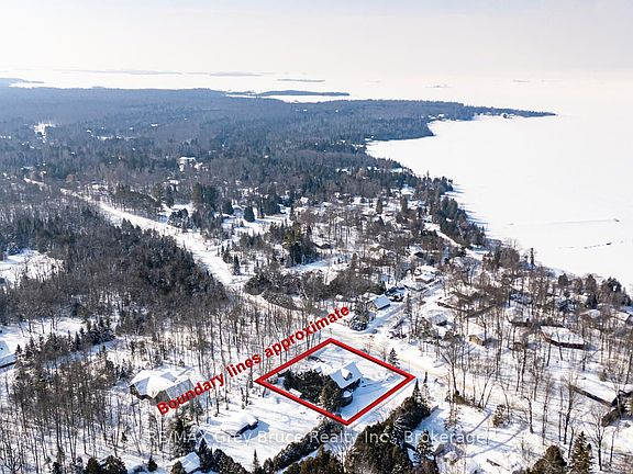 3rd image of 424 Huron Rd