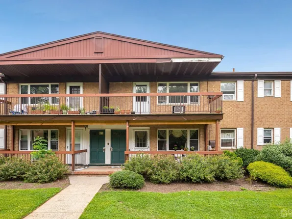 55 Gill Ln APT 32, Iselin, NJ 08830